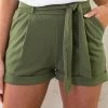 Basic Strik Shorts Legergroen -Kleding Promotie Winkel Basic Strik Shorts Legergroen 586x900 1