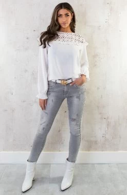 Blouse Met Opengewerkte Details Ecru -Kleding Promotie Winkel Blouse Met Opengewerkte Details Ecru 4 586x900 1