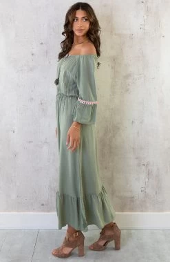 Boho Off Shoulder Maxi Jurk Army -Kleding Promotie Winkel Boho Off Shoulder Maxi Jurk Army 4 586x900 1