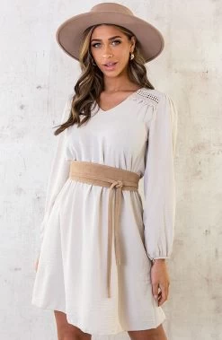 Boho V-Hals Jurk Beige -Kleding Promotie Winkel Boho V Hals Jurk Beige 3 586x900 3