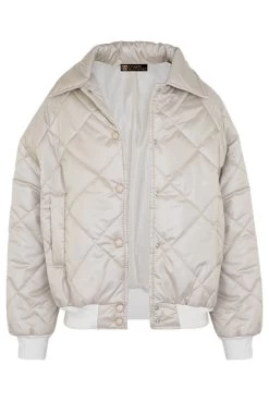 Bomber Jacket Quilted Beige -Kleding Promotie Winkel Bomber Jacket Quilted Beige 586x900 1