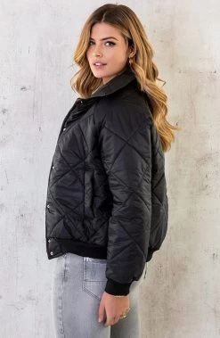 Bomber Jacket Quilted Zwart -Kleding Promotie Winkel Bomber Jacket Quilted Zwart 4 586x900 1