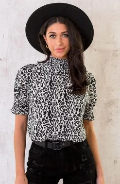 Col Top Animal Print Ecru Zwart