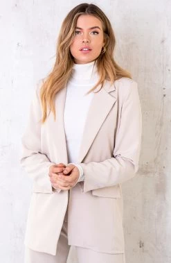 Coltrui Dames Offwhite -Kleding Promotie Winkel Coltrui Dames Offwhite 2 586x900 2