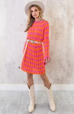 Crochet Strepen Jurk Roze Oranje -Kleding Promotie Winkel Crochet Strepen Jurk Roze Oranje 8 1 586x900 1