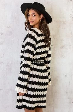 Crochet Strepen Jurk Zwart Ecru -Kleding Promotie Winkel Crochet Strepen Jurk Zwart Ecru 4 586x900 2
