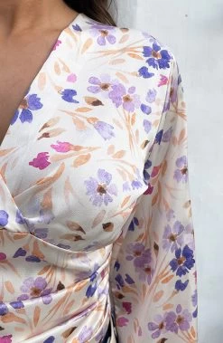 Crop Top Satin Flower 20 Crop Top Satin Flower -Kleding Promotie Winkel Crop Top Satin Flower 1 586x900 1