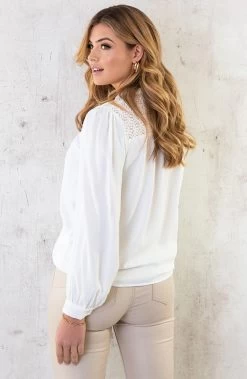 Embroidery Detailed Blouse Ecru -Kleding Promotie Winkel Embroidery Detailed Blouse Ecru 5 586x900 1