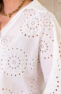 Embroidery Oversized Blouse Ecru -Kleding Promotie Winkel Embroidery Oversized Blouse Ecru 1 586x900 2