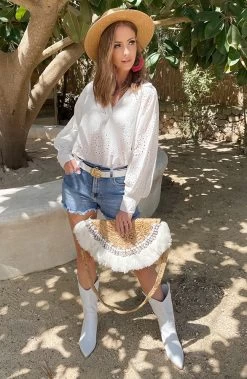 Embroidery Oversized Blouse Ecru -Kleding Promotie Winkel Embroidery Oversized Blouse Ecru 3 586x900 1