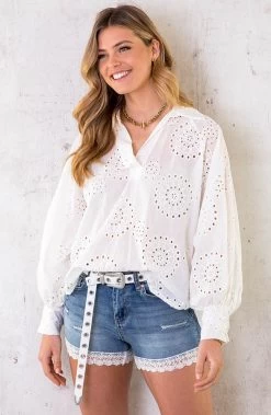 Embroidery Oversized Blouse Ecru -Kleding Promotie Winkel Embroidery Oversized Blouse Ecru 3 586x900 2