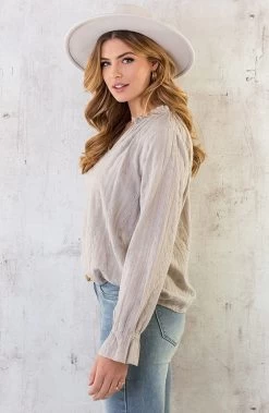 Embroidery V-hals Blouse Beige -Kleding Promotie Winkel Embroidery V hals Blouse Beige 5 586x900 1