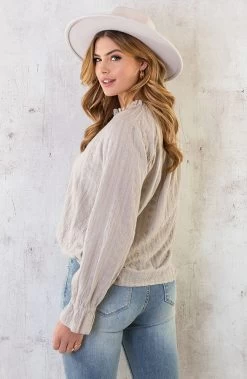 Embroidery V-hals Blouse Beige -Kleding Promotie Winkel Embroidery V hals Blouse Beige 6 586x900 1