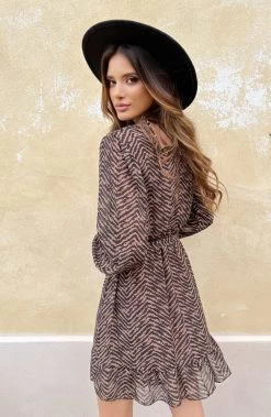 Exclusive Print Dress Camel -Kleding Promotie Winkel Exclusive Print Dress Camel 4 586x900 1