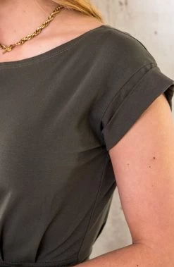 Femme Fatale Jurk Army 24 Femme Fatale Jurk Army -Kleding Promotie Winkel Femme Fatale Jurk Army 2 586x900 2