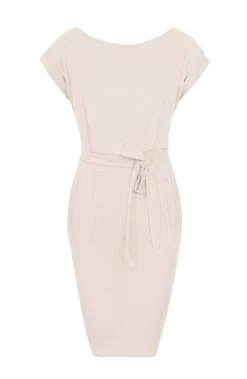 Femme Fatale Jurk Beige -Kleding Promotie Winkel Femme Fatale Jurk Beige 586x900 1