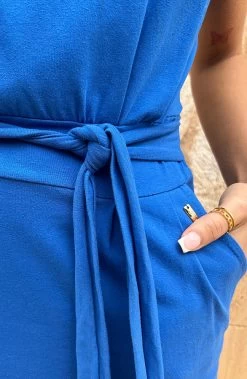 Femme Fatale Jurk Kobalt -Kleding Promotie Winkel Femme Fatale Jurk Kobalt 2 586x900 1