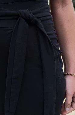 Femme Fatale Jurk Zwart -Kleding Promotie Winkel Femme Fatale Jurk Zwart 1 586x900 1