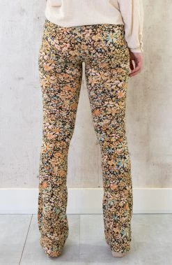 Flared Broek Bloemen -Kleding Promotie Winkel Flared Broek Bloemen 1 1 586x900 1