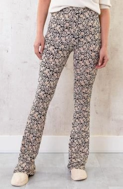 Flared Broek Bloemen Dark Beige -Kleding Promotie Winkel Flared Broek Bloemen Dark Beige 4 586x900 1