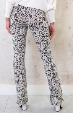 Flared Broek Cheetah Creme -Kleding Promotie Winkel Flared Broek Cheetah Creme 2 586x900 1