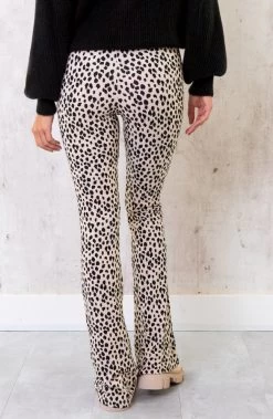 Flared Broek Panterprint Creme -Kleding Promotie Winkel Flared Broek Panterprint Creme 1 586x900 4