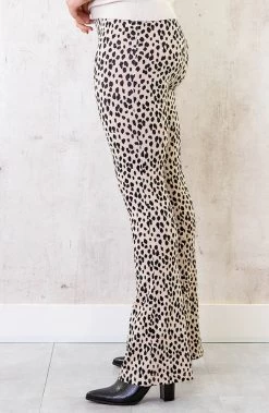 Flared Broek Panterprint Creme -Kleding Promotie Winkel Flared Broek Panterprint Creme 4 586x900 2