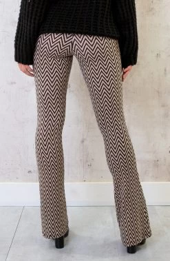 Flared Broek Zigzag Beige 11 Flared Broek Zigzag Beige -Kleding Promotie Winkel Flared Broek Zigzag Beige 6 586x900 1
