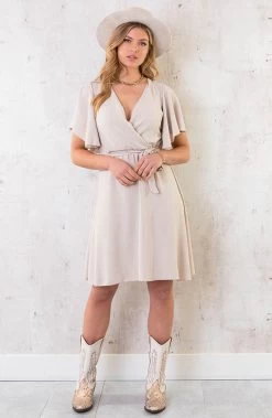 Florence Jurk Beige 2.0 26 Florence Jurk Beige 2.0 -Kleding Promotie Winkel Florence Jurk Beige 2 5 586x900 2