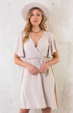 Florence Jurk Beige 2.0 21 Florence Jurk Beige 2.0 -Kleding Promotie Winkel Florence Jurk Beige 2 586x900 1