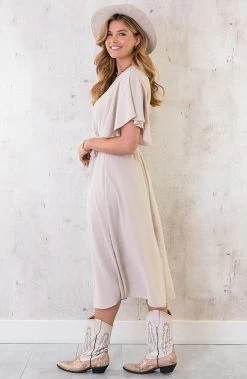 Florence Midi Jurk Beige -Kleding Promotie Winkel Florence Midi Jurk Beige 4 586x900 2