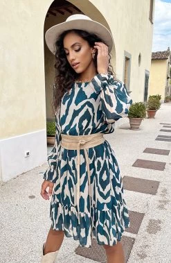 Ruffle Jurk Print Petrol Beige -Kleding Promotie Winkel Foto 01 09 2022 13 59 15 586x900 1