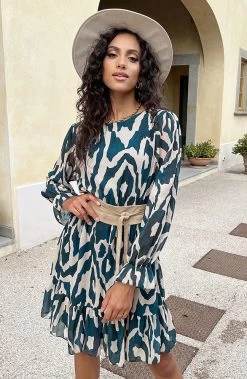 Ruffle Jurk Print Petrol Beige -Kleding Promotie Winkel Foto 01 09 2022 14 00 38 586x900 1