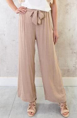 Linnen Broek Beige -Kleding Promotie Winkel Foto 20 04 2023 09 53 07 586x900 1