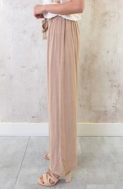 Linnen Broek Beige -Kleding Promotie Winkel Foto 20 04 2023 09 53 23 586x900 1
