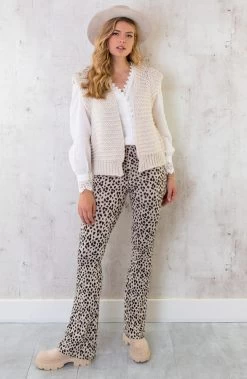 Flared Broek Panterprint Creme -Kleding Promotie Winkel Gebreid Gilet Beige 1 586x900 3