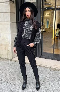 Gebreid Gilet Zwart -Kleding Promotie Winkel Gebreid Gilet Zwart 3 586x900 2