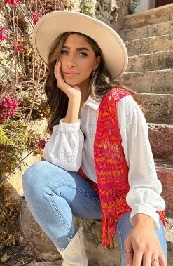 Gehaakt Gilet Fringe Fuchsia Oranje -Kleding Promotie Winkel Gehaakt Gilet Fringe Fuchsia Oranje 2 586x900 1