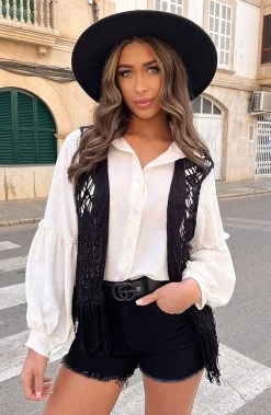 Blouse Met Ruches Mouw Ecru -Kleding Promotie Winkel Gehaakt Gilet Fringe Zwart 1 586x900 1