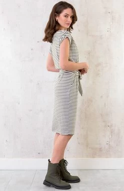 Gestreepte Jurk Groen Wit -Kleding Promotie Winkel Gestreepte Jurk Groen Wit 1 586x900 2