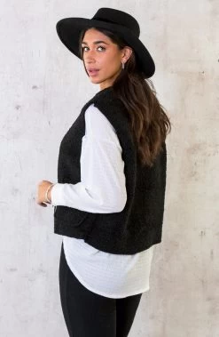 Gilet Pocket Teddy Zwart -Kleding Promotie Winkel Gilet Pocket Teddy Zwart 2 586x900 3
