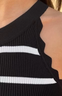 Halter Jurk Gestreept Zwart -Kleding Promotie Winkel Halter Jurk Gestreept Zwart close 586x900 1