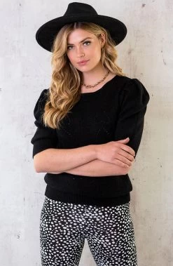 Hartjes Knitted Pofmouwen Top Zwart 19 Hartjes Knitted Pofmouwen Top Zwart -Kleding Promotie Winkel Hartjes Knitted Pofmouwen Top Zwart 4 1 586x900 1