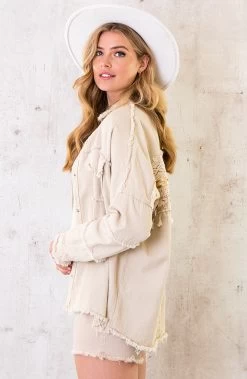 Ibiza Tassel Jacket Oversized Beige -Kleding Promotie Winkel Ibiza Tassel Jacket Oversized Beige 2 586x900 1
