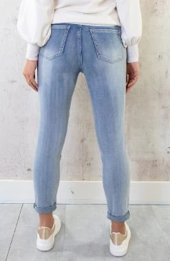 Jeans Met Embroidery Light Blue -Kleding Promotie Winkel Jeans Met Embroidery Light Blue 4 586x900 1