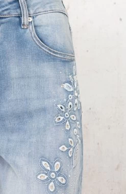 Jeans Met Embroidery Light Blue -Kleding Promotie Winkel Jeans Met Embroidery Light Blue 586x900 1