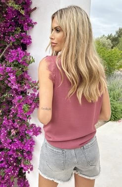 Denim Short Grey -Kleding Promotie Winkel Kanten V hals Top Milaan Dust Roze 2 586x900 2