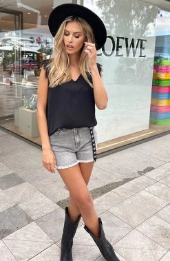 Kanten V-hals Top Milaan Zwart -Kleding Promotie Winkel Kanten V hals Top Milaan Zwart 1 586x900 1