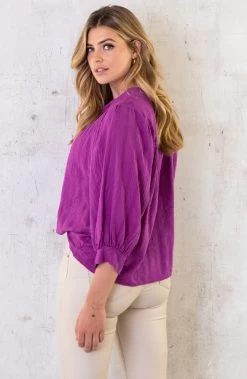 Katoenen Knopen Blouse Magenta -Kleding Promotie Winkel Katoenen Knopen Blouse Magenta 3 586x900 1