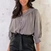 Katoenen Knopen Blouse Taupe -Kleding Promotie Winkel Katoenen Knopen Blouse Taupe 3 586x900 1